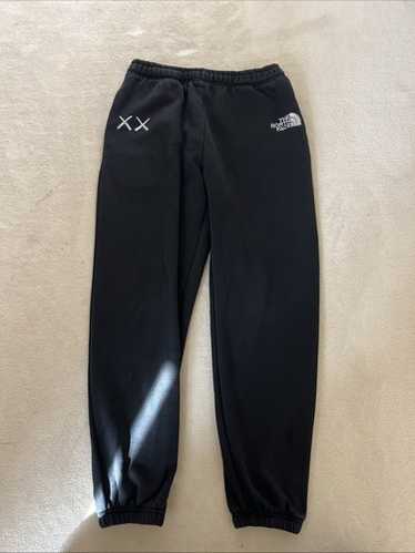 XL 新品 22AW THE NORTH FACE KAWS フリース パンツ 新品 THE NORTH FACE x KAWS フリースパンツ L（KAWS × The