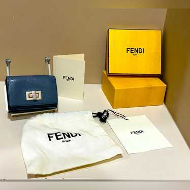 折りたたみ財布 FENDI PEEKABOO MICRO WALLET Peekaboo Micro Trifold Cuoio Romano leather Beige | Fendi