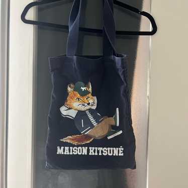 即配★MAISON KITSUNE TOTE BAG ANCORA TU ネイビー 楽天市場】MAISON KITSUNE メゾンキツネ トートバッグ DRESSED
