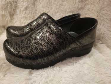 DANSKO WOMEN'S PROFESSIONAL BLACK SCRIBBLE PATENT 