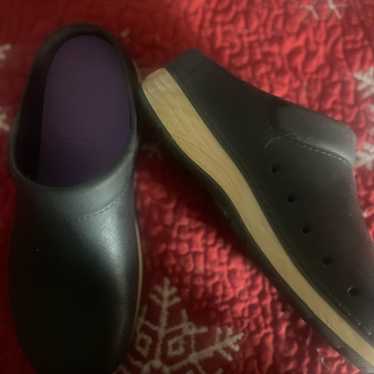 Dansko Black Mules Sleek Slip-On Clogs