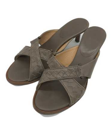 サンダル・ミュール BOTTEGA VENETA  Sandals Women Leather Gray/Slate Bottega Veneta Quilted Leather Flat Slide Sandals | Neiman