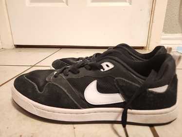 Nike SB Size 8 Mens Used But Still Good