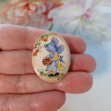 Vintage holly hobbie pin - Gem