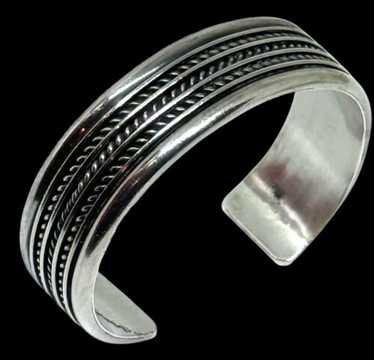 TOM HAWK トムホーク V 1 LINE BANGLE TOM HAWK トムホーク V 1 LINE BANGLE トムホーク