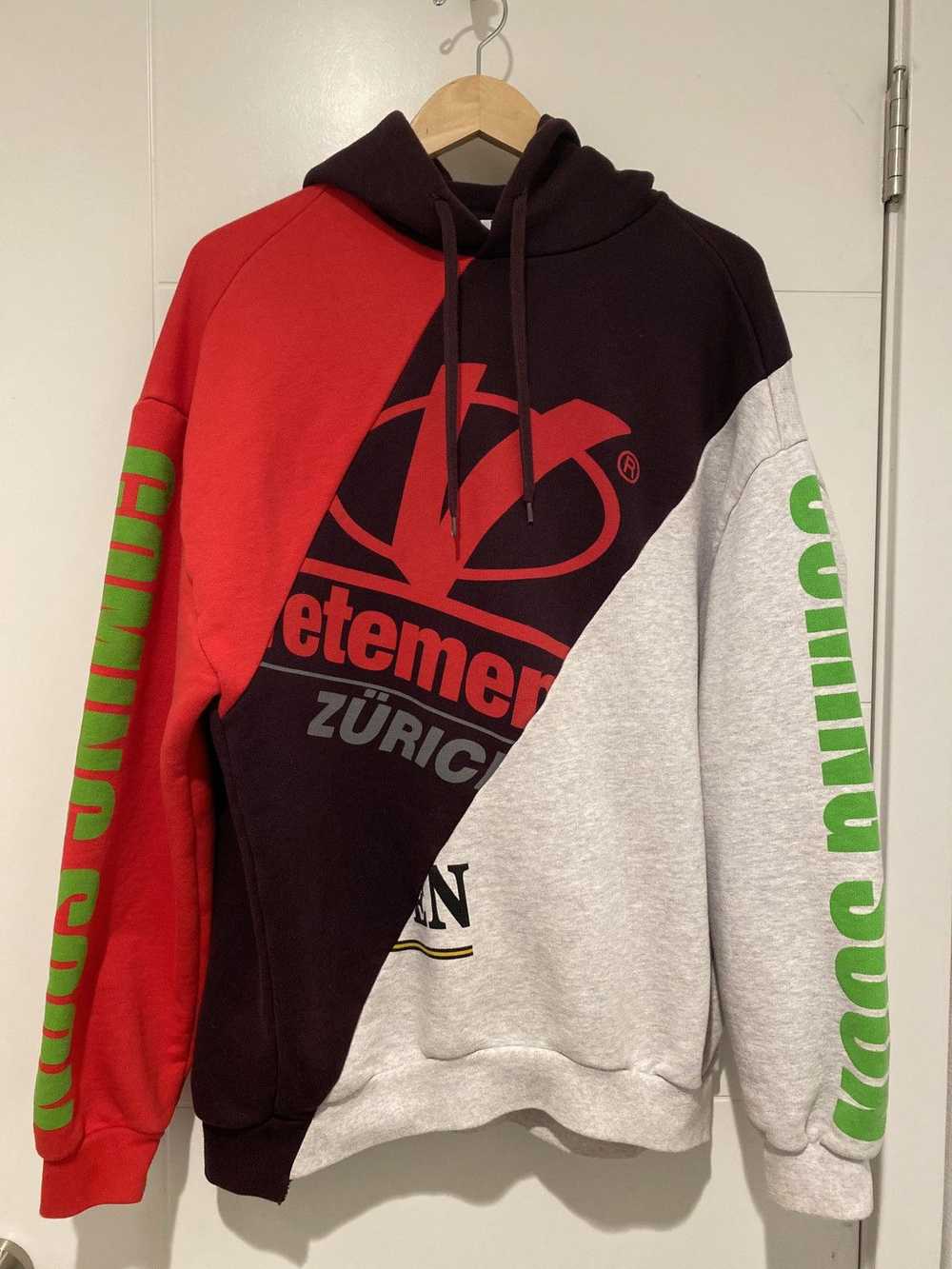 Vetements Vetements Zurich Reconstructed Coming Soon Hoodie