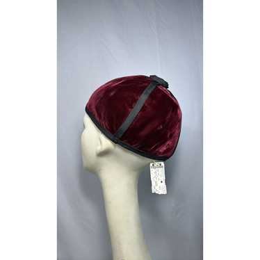 Yves saint laurent red hat - Gem