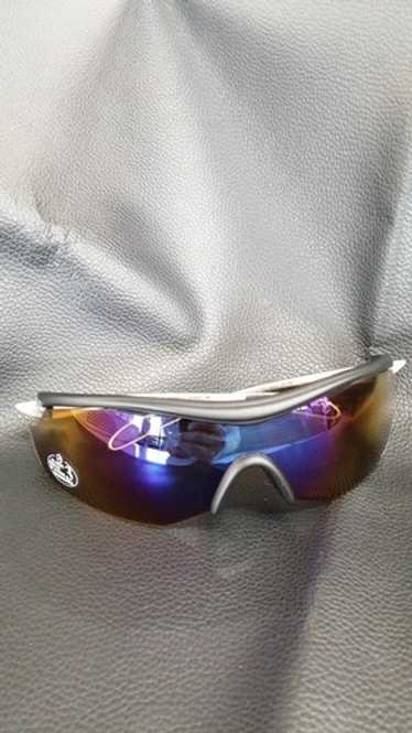 TheY2KSunglasses-MotherofPearl