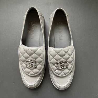 CHANEL MOCASSINS LOAFERS シルバーメタリックモカシン CHANEL MOCASSINS LOAFERS シルバーメタリックモカシン