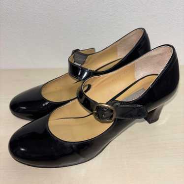 靴 MARGARET HOWELL BROGUED PUMPS Margaret Howell Brogued Pump Medallion Strap Shoes Brown