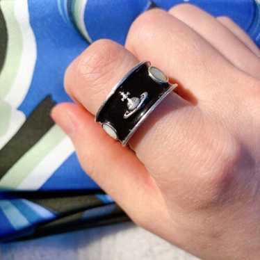 Vivienne westwood ring with - Gem