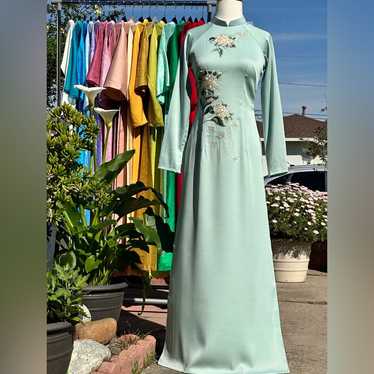 ベトナムアオザイ(Áo dài Việt Nam)No 217 Green Vietnamese Ao Dai With Yellow Pants | Ao Dai Viet Nam