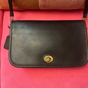 Vintage Coach Pocket Purse in Black Leather, Style 9755