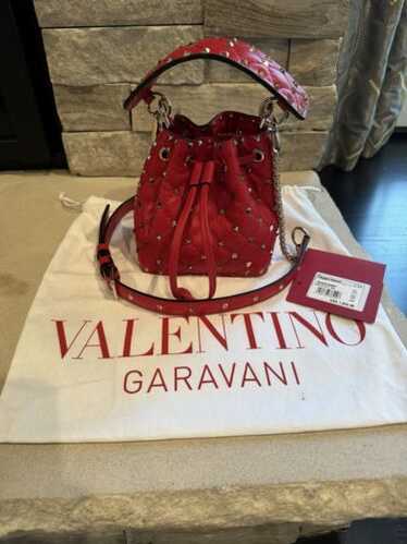 ショルダーバッグ・ポシェット 25AW VALENTINO GARAVANI V-logo leather bucket bag Rosso 19950134_50235309_1000.jpg