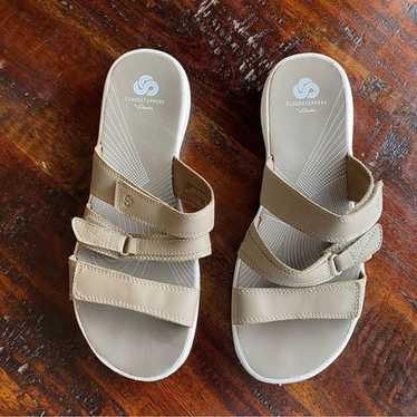 Clarks cloudsteppers slide sandals in size US 9 be