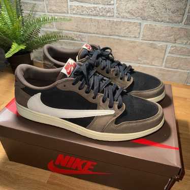 Jordan 1 X Travis Scott Low Mocha.