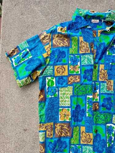 Vintage 1950s-1960s Pennys Rayon Hawaiian Shirt. Great