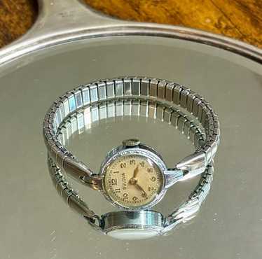 bulova accu swiss 65p109 新品未使用品　レディース Bulova（腕時計）のフリマアイテム一覧