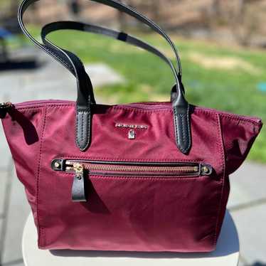 Like New Michael Michael Kors Kelsey Medium Top Zi