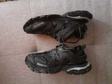 Balenciaga track sneaker sz - Gem Balenciaga track sneaker sz - Gem