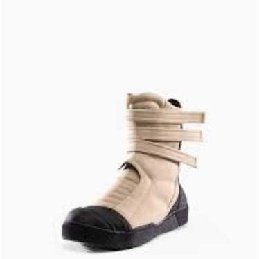 Anyone know where to find the Demobaza Moon Rovers Black W