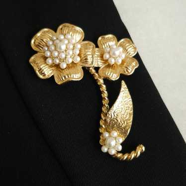 バトラー＆ウィルソン　ブローチ Butler and Wilson Rare Large Gold Plated Crystal and Faux