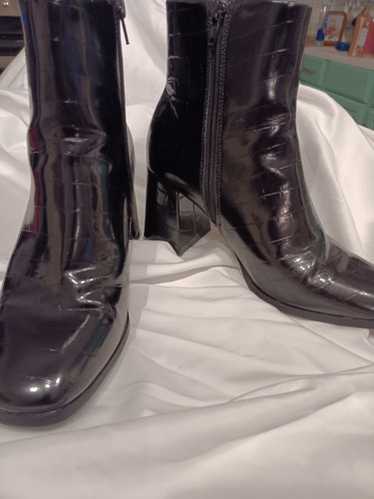 steve madden kicking bootie