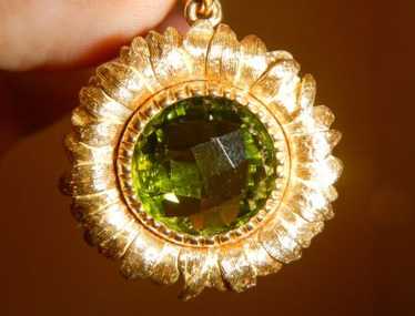 Beautiful Bielka 18K Gold Peridot Pendant
