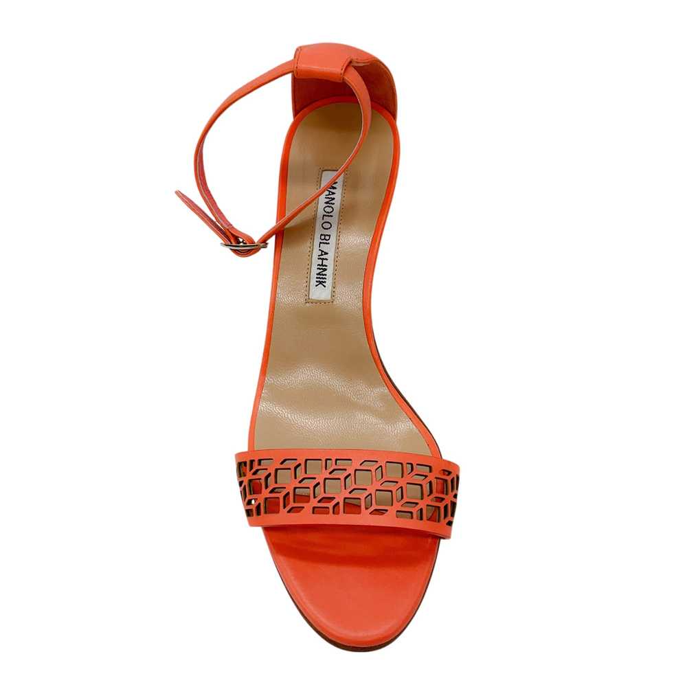 サンダル・ミュール MANOLO BLAHNIK TINGAH LASER-CUT LEATHER SANDALS Manolo Blahnik Coral Pink Lasercut Leather Ankle Strap Sandals