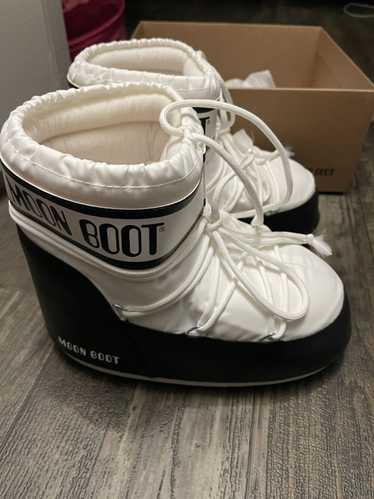 Moonboots ホワイト　サイズ39/41 Moonboots ホワイト サイズ39/41 - メルカリ