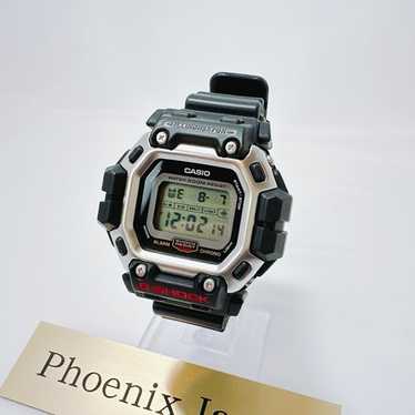 G-SHOCK DW-8300-1V ガンダム Why the G-Shock DW-8300 is the 'vintage' G-Shock of choice