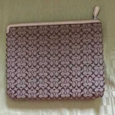 COACH F65641 Signature Logo Mini Ipad Hard Shell Case - BLK