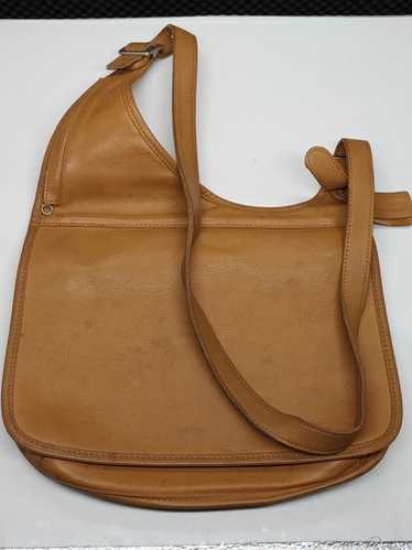 Old coach leather one - Gem