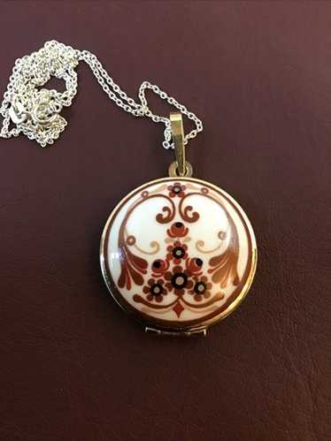 Michaela frey locket & - Gem