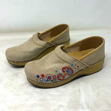 Dansko Clogs Beige 38 Embroidered Paisley Jute Pro