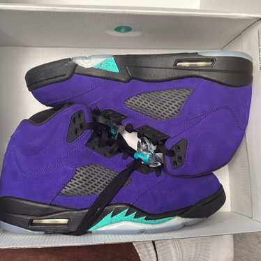 Alternate Grape