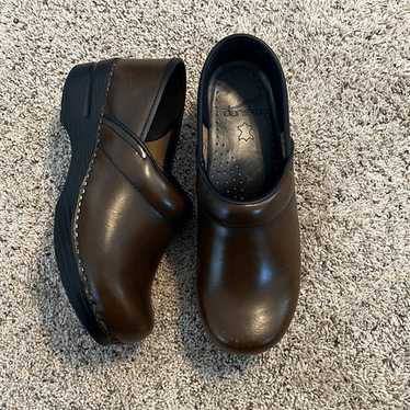 Dansko Women's Brown Leather Clogs Size 38