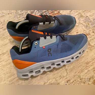 On Running Mens Cloud Stratus Athletic Shoes