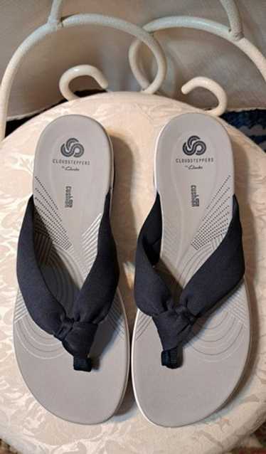 MINT Cond. Clarks Arla Glison Women's Size 9 Navy 