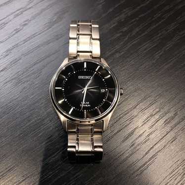 セイコー　ソーラー腕時計　V157-0BX0 TITANIUM Seiko V157-0BX0 Date Titanium Black Silver Round Solar Mens