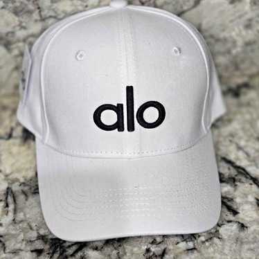 alo ホワイトキャップ District Trucker Hat - White/White | ALO