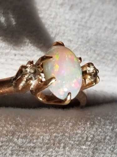 14k YELLOW GOLD OPAL and DIAMOND RING petite