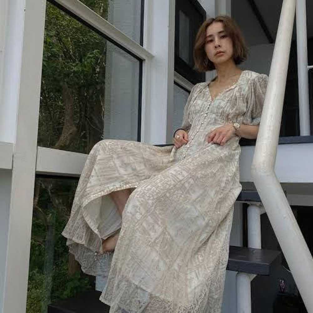 ワンピース ameri MEDI PALACE EMBROIDERY DRESS Ameri（アメリ）の「MEDI PALACE EMBROIDERY DRESS（ワンピース