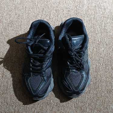 New Balance 9060 - Triple Black • See best price »