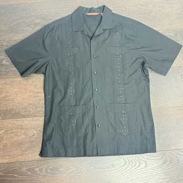 Black Short Sleeve Guayabera Button-Up Shirt