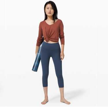 Lululemon Wunder Under Crop blue leggings size 4
