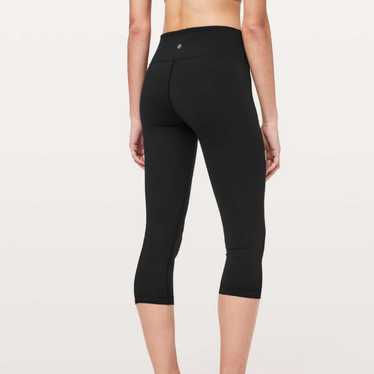 Lululemon Black Wunder Under Crop 21" Size 4