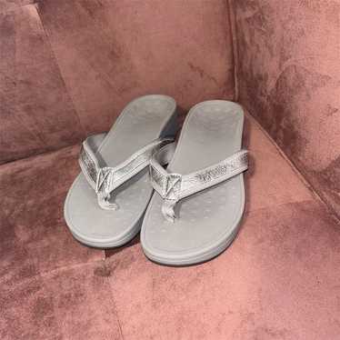 Vionic Women's High Tide Silver Wedge Sandals Size