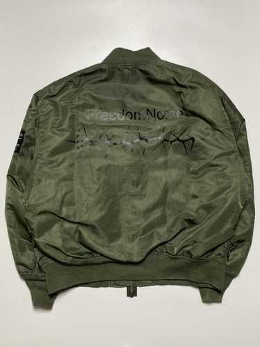 Undercover gu bomber - Gem