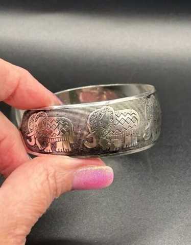 Vintage tibetan silver bangle - Gem